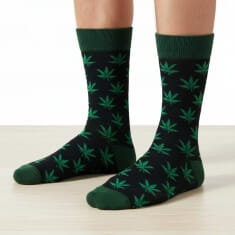 Ανδρικές κάλτσες μέχρι τη μέση της γάμπας cannabis